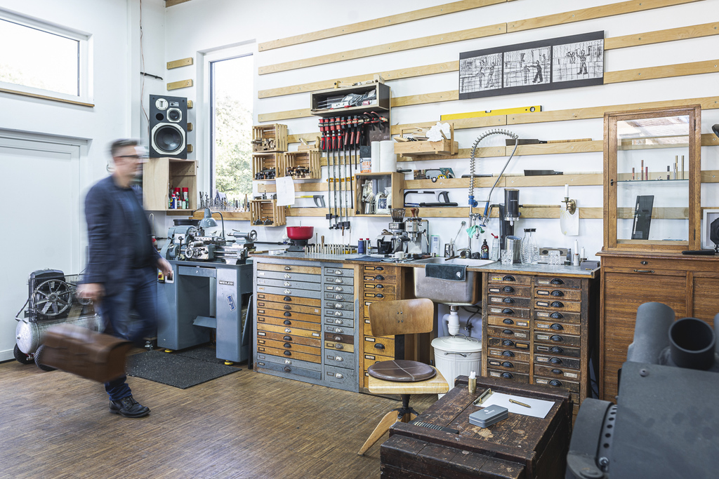 MEISTERSTRASSE_ELBWOOD - The Hanseatic Penmaker_Frank_Pressentin