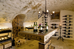 Historischer Weinkeller in der Krone von Lech