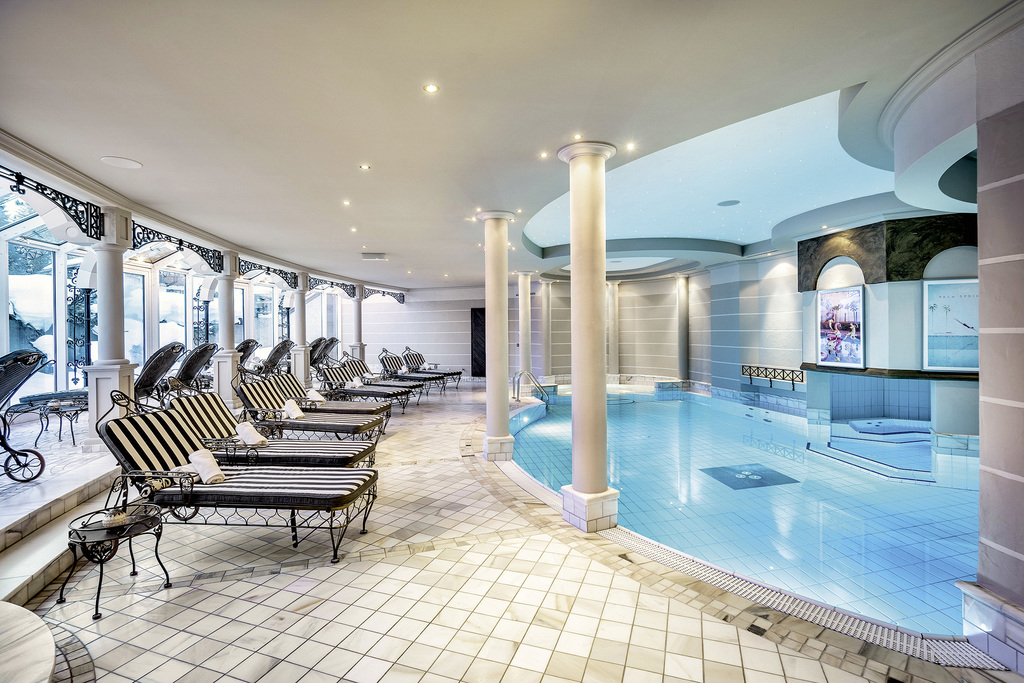 Romantik Hotel Die Krone von Lech Panorama-Innenpool